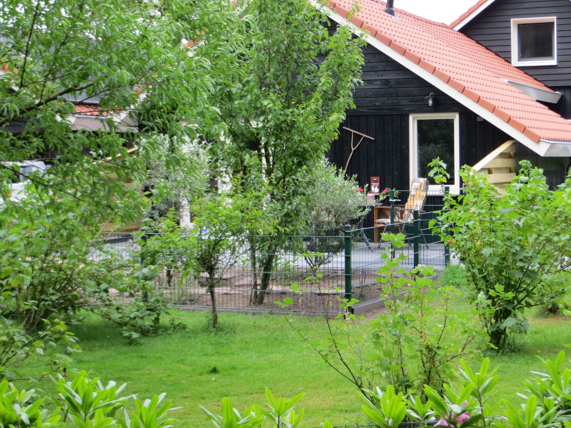aangezicht terras en tuin Endskamer